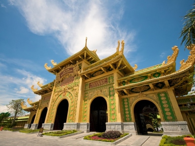 Vietnam-Dai-Nam-temple